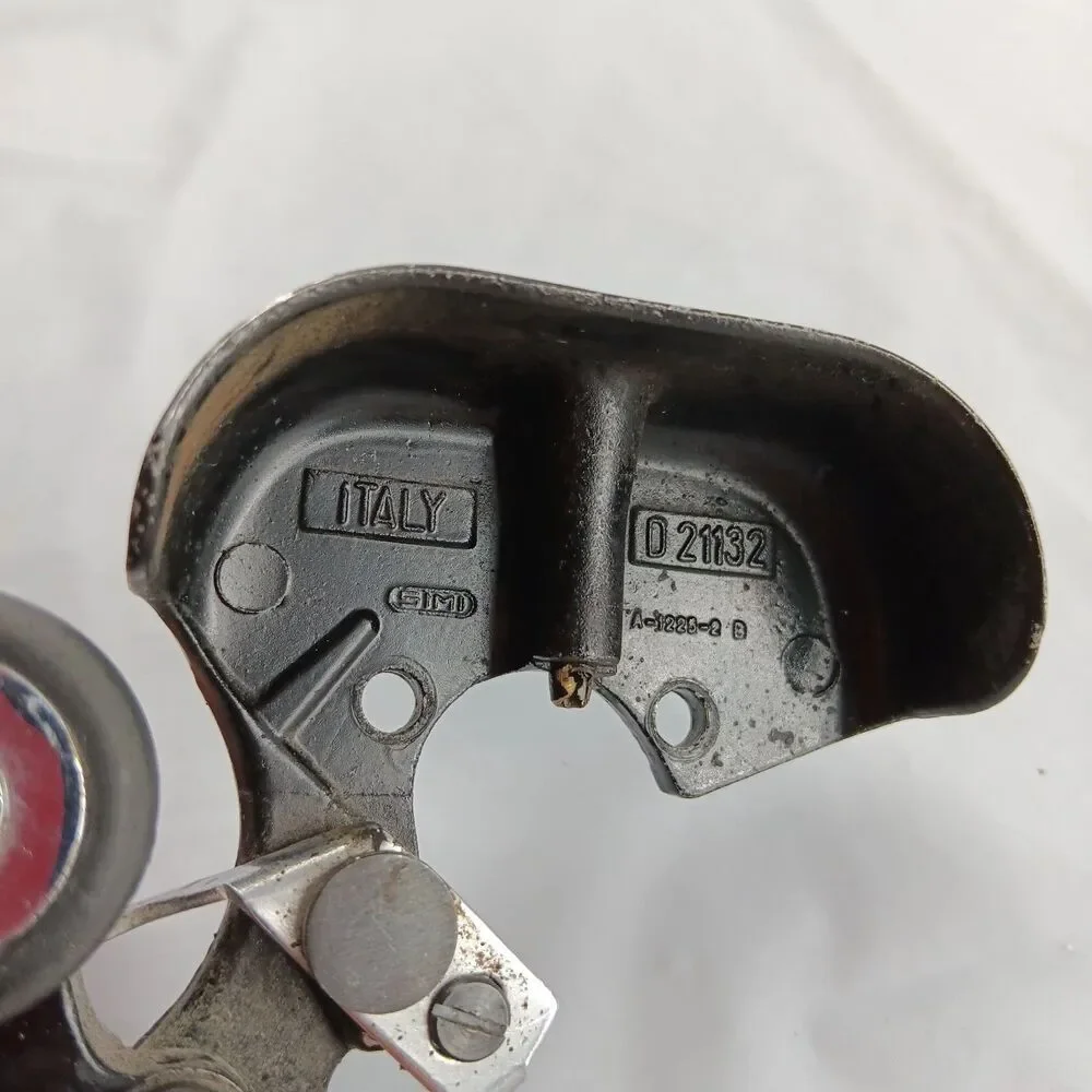 Sewing Machine Bobbin Winder Italy 21136 Unknow Brand